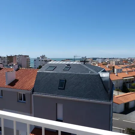 Apartment T2 Avec Wifi, Grande Terrasse Exposee Sud, A 500m De La - Fr-1-92-924 Les Sables-d'Olonne