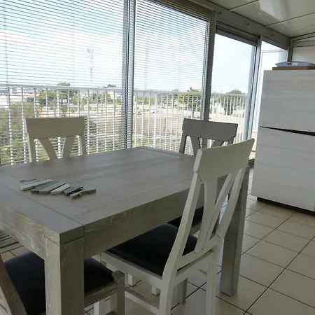 T2 Avec Wifi, Grande Terrasse Exposee Sud, A 500m De La - Fr-1-92-924 Apartment *