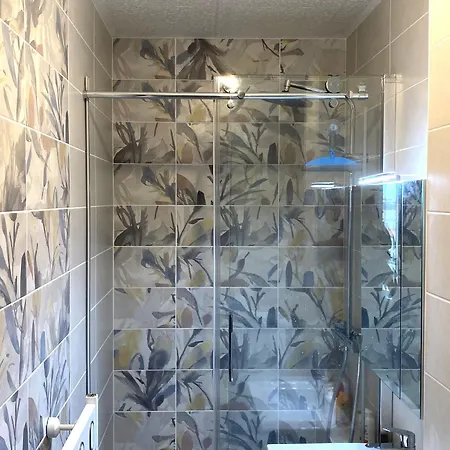 Апартаменты T2 Avec Wifi, Grande Terrasse, A 500m De La - Fr-1-92-924