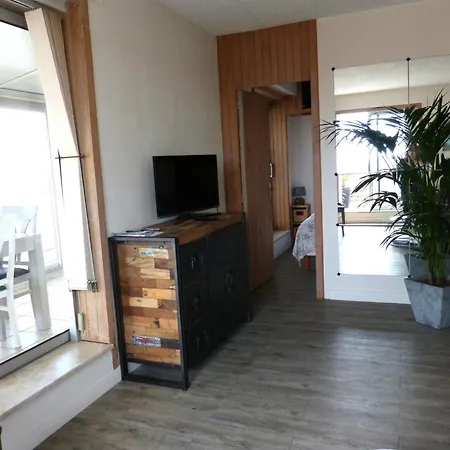T2 Avec Wifi, Grande Terrasse, A 500m De La - Fr-1-92-924 Apartman