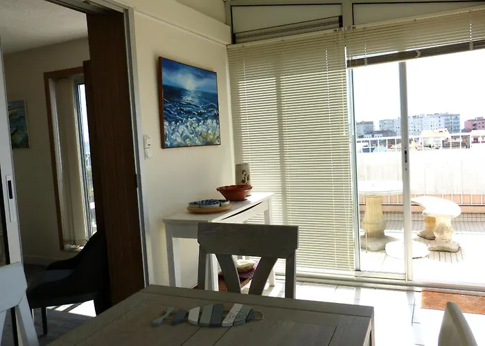 T2 Avec Wifi, Grande Terrasse, A 500m De La - Fr-1-92-924 Lägenhet